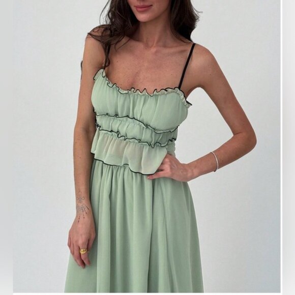 Contrast Trim Textured Camisole Top And Contrast Hem Flared Skirt Set Green - Picture 6 of 9